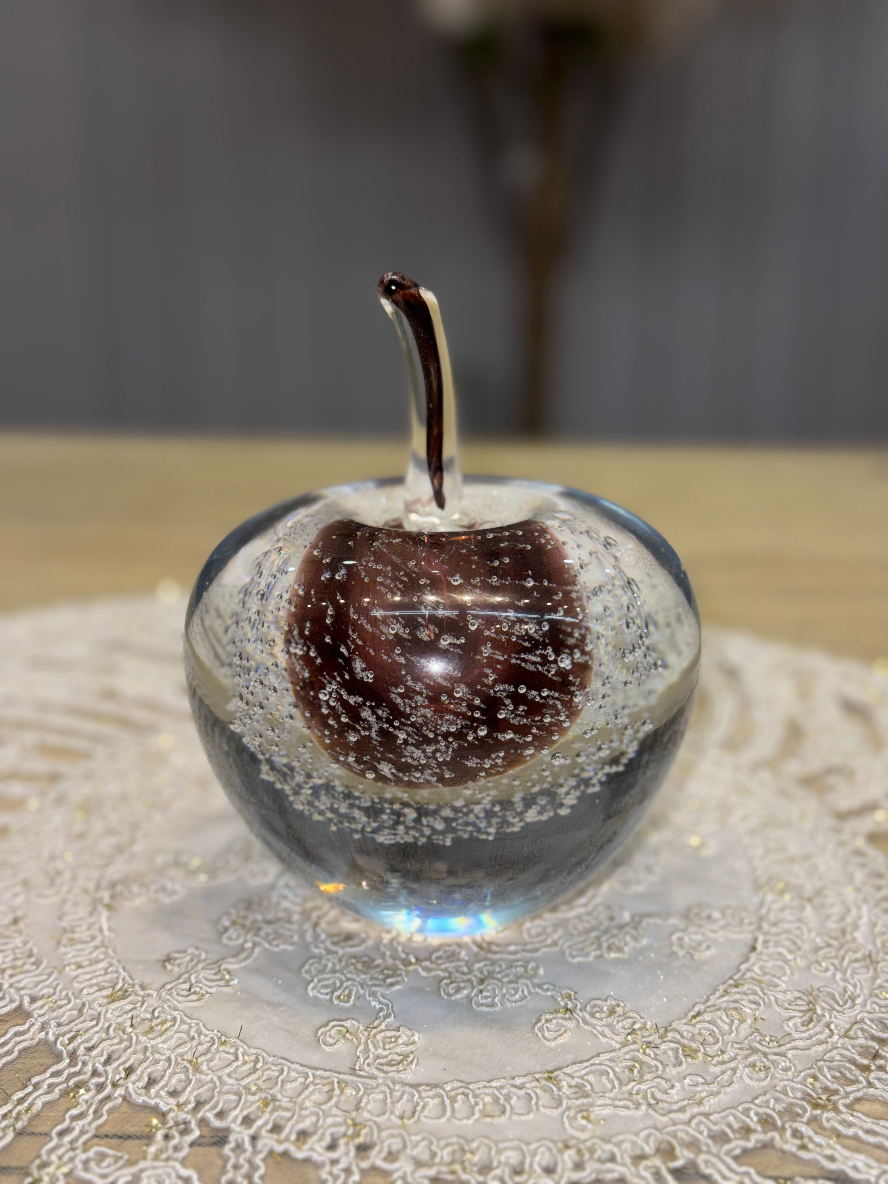 תפוחי זכוכית Glass Apples